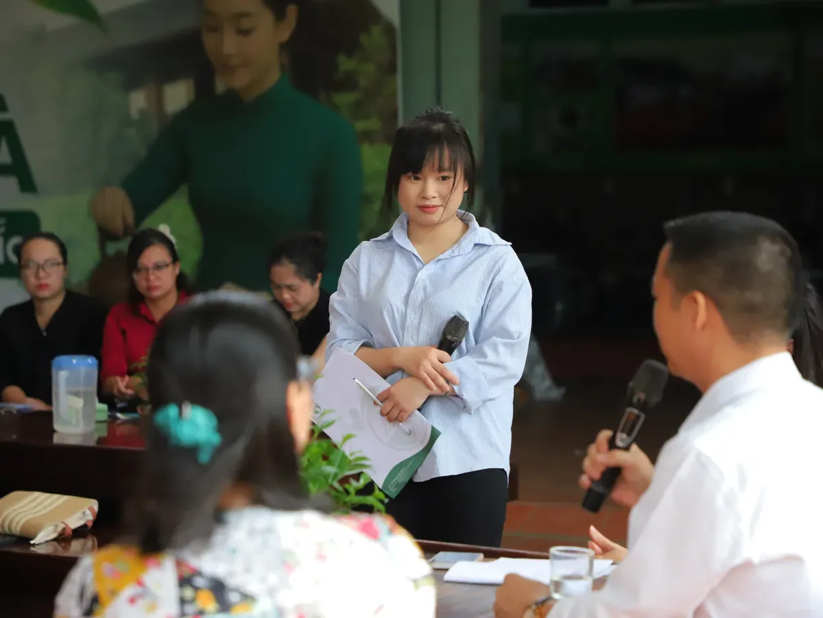 Hơn cả một công việc — một hành trình lớn lên